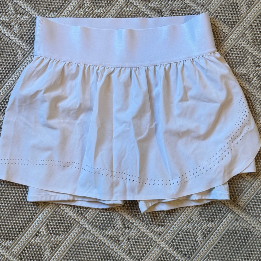 Avi skirt size small